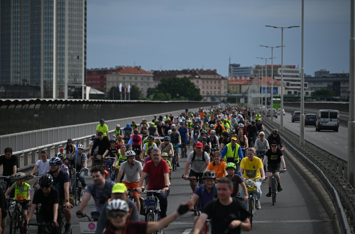 Světová cyklojízda v Praze 2026